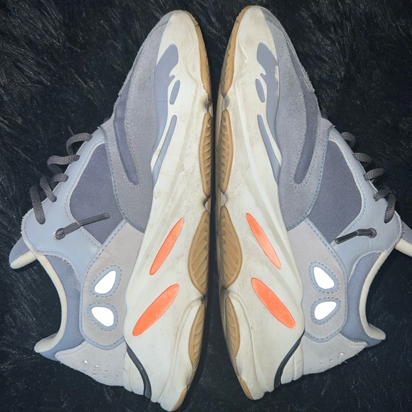 Yeezy Boost 700 magnet - Picture 2 of 6